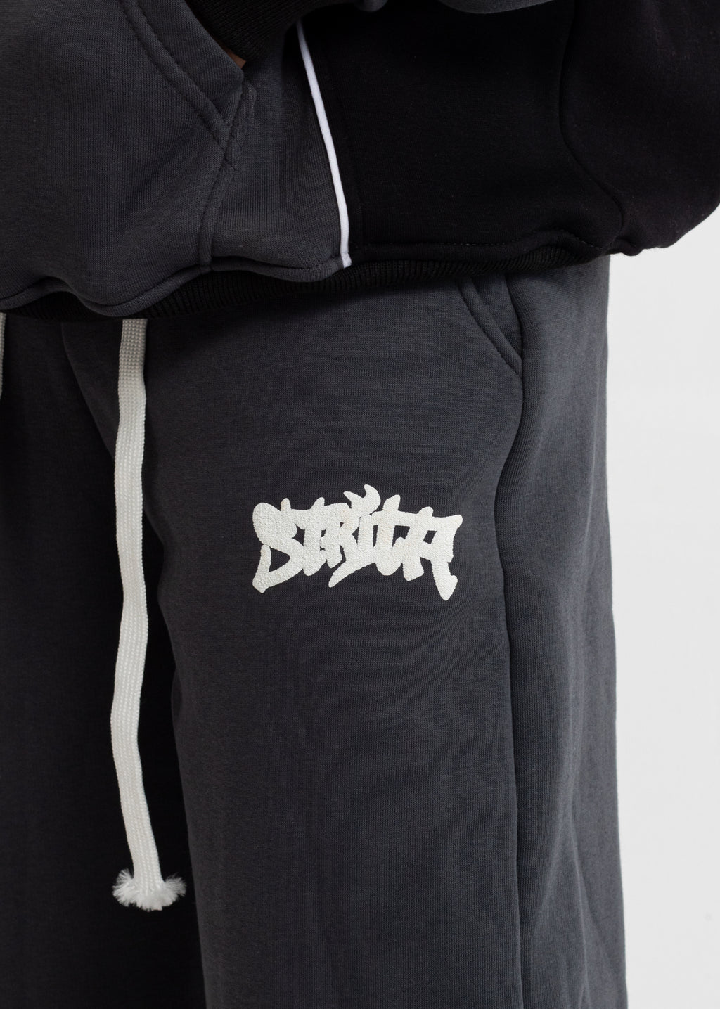 Strita Phantom Fit – Premium Unisex Streetwear Tracksuit